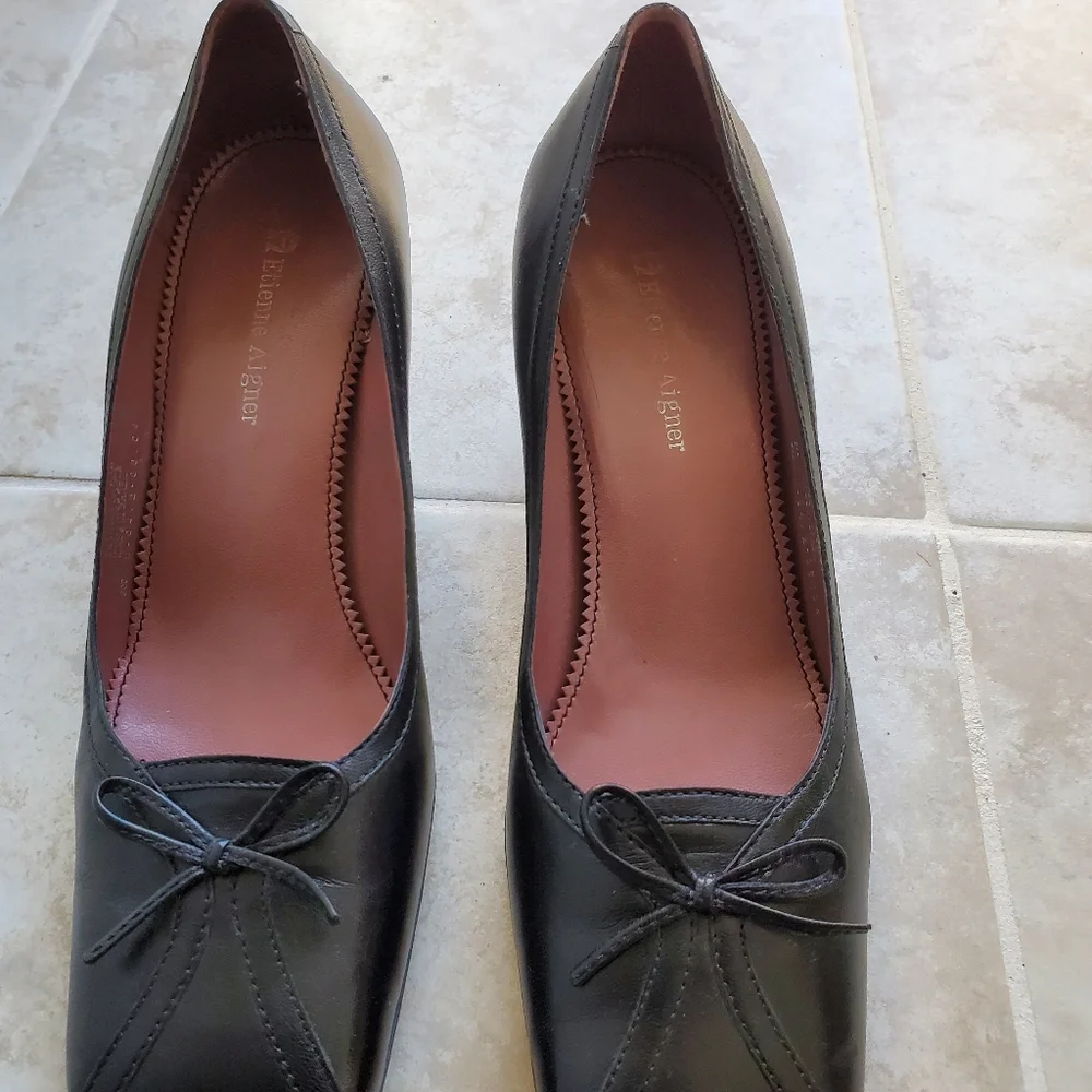 Etienne Aigner Black Leather Square-Toe Bow Pumps